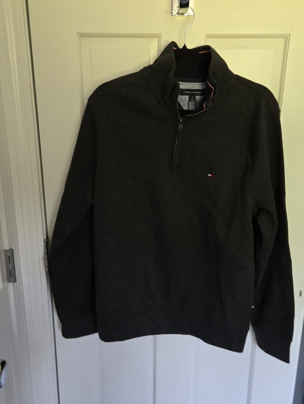 NWT Men's Tommy Hilfiger Charcoal Gray Quarter Zup Pullover Men's Size M